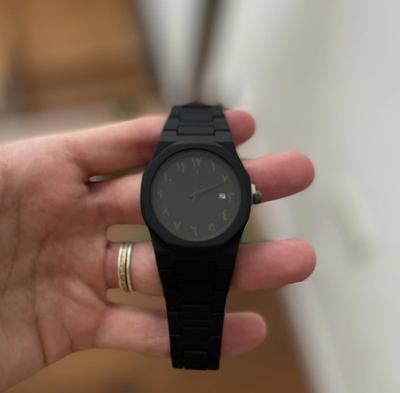 Reloj Arabic Negro con Calendario