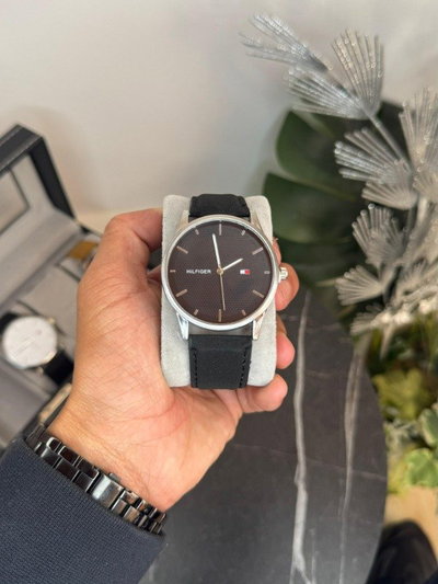 Reloj Tommy Hilfiger Blanco Mod: 207B