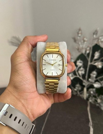 Reloj Casio Blanco y Dorado Mod. C29B