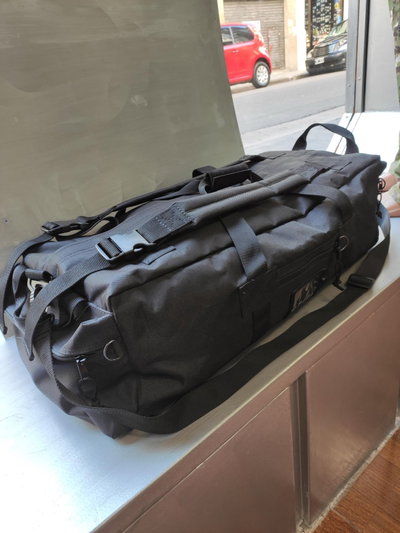 Bolso mediano tipo mochila