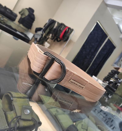 Cinto rígido simple