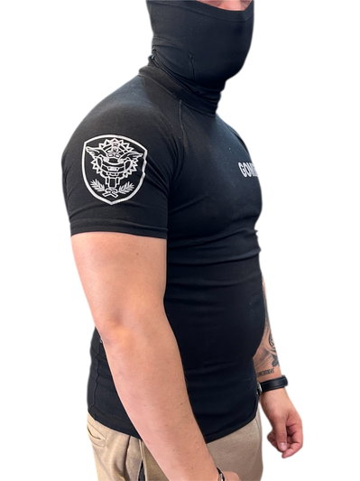 Remera militar estampada GOMF en blanco