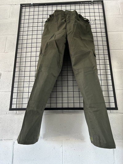 Pantalón n 5 verde ripstop importado 