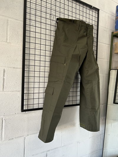 Pantalón n 5 verde ripstop importado