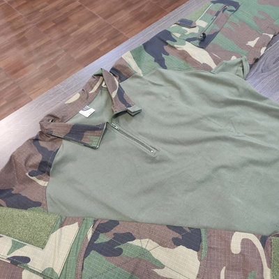 Remera de combate con cierre woodland ripstop importado