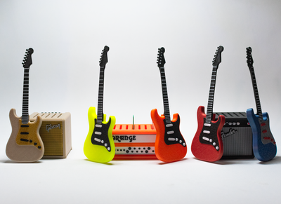 Porta Puas Amplificador Fender Orange Gibson+ Mini Guitarra Stratocaster + Soporte 3D