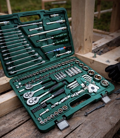 Maletín herramientas 121 pcs 