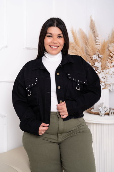 Campera Mom Negra c/Tachas Rígido 