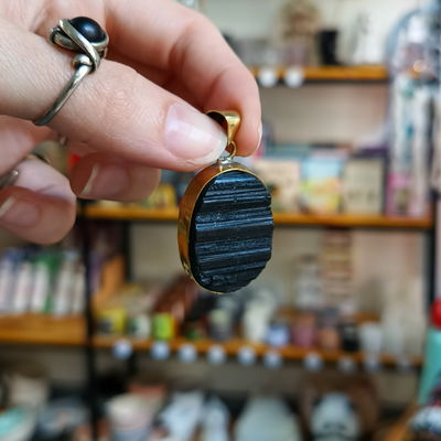 Turmalina con borde dorado mediano