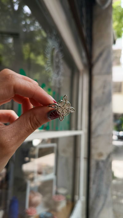 Anillo Nudo de Bruja