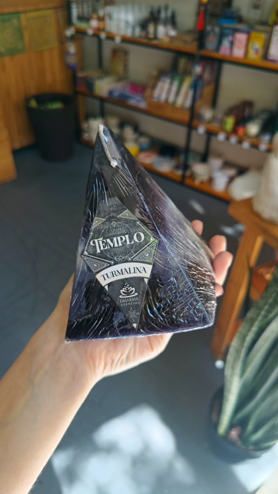 Velas Pirámide con cristal 