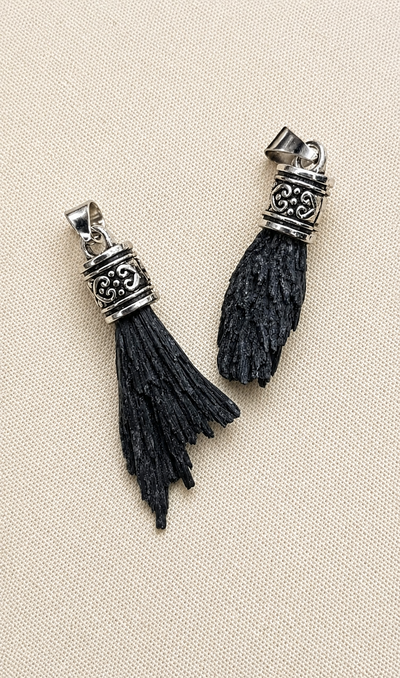 Dije Cianita negra/Escoba de Bruja