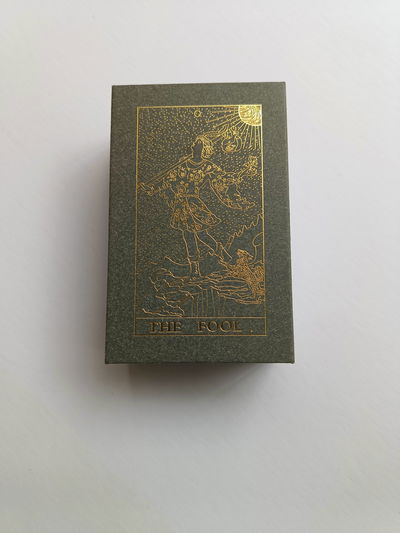 "The Fool" Gold Foil Tarot Dorado Rider Plásticas En Caja Imantada