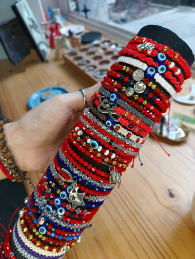 Pulseras de Hilo Rojas