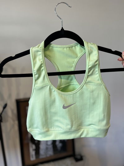 TOP CIELO TIRA ANCHA VERDE LIMA  