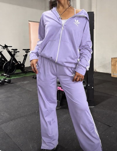 CONJUNTO DEPORTIVO LILA 