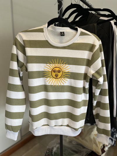 Buzo Sol de Mayo Bordado Rayas Beige