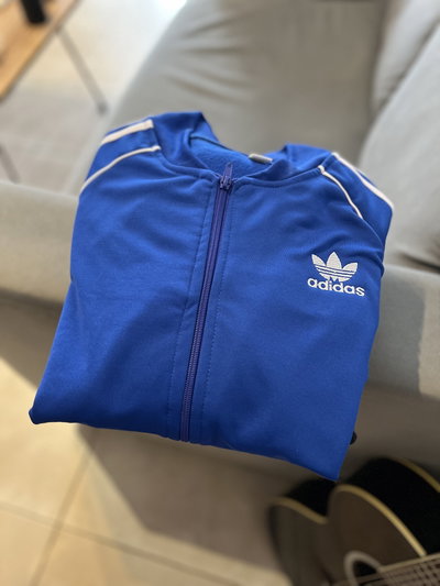 CAMPERA AZUL RETRO S/CAPUCHA