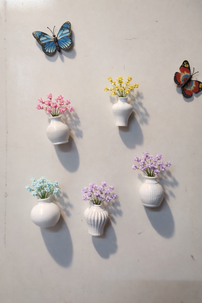 Jarroncitos con arreglo floral e imán
