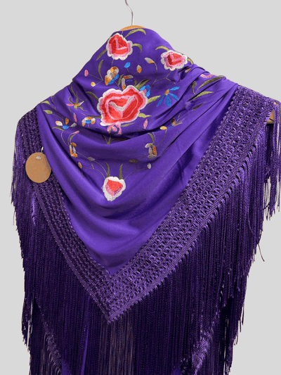 Mantoncillo español bordado