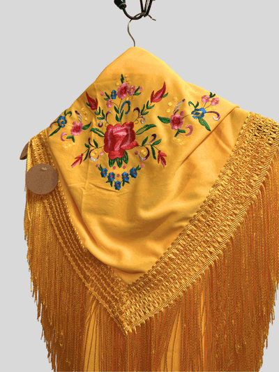 Mantoncillo español bordado