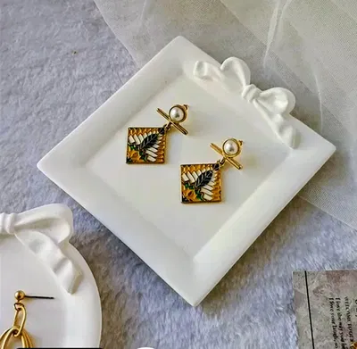 Platito con moño cuadrado Yeso