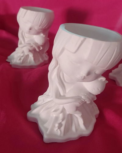 Nena con Gatito Maceta o porta vela 