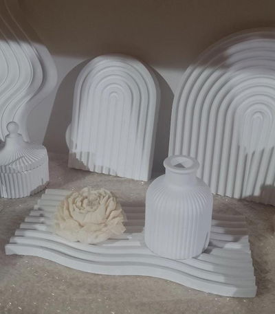 Combo 3 Piezas Florero + Vela Peonia grande + Bandeja Curva