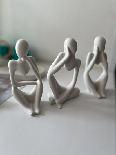 3 ESTATUAS PENSANTE