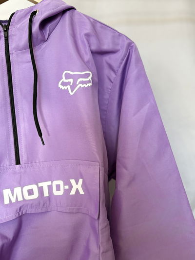 BUZO ROMPEVIENTOS FOX