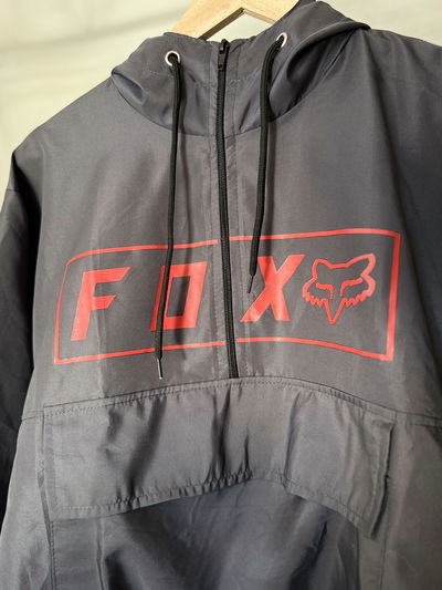 BUZO ROMPEVIENTOS FOX