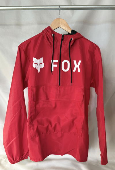 BUZO ROMPEVIENTOS FOX