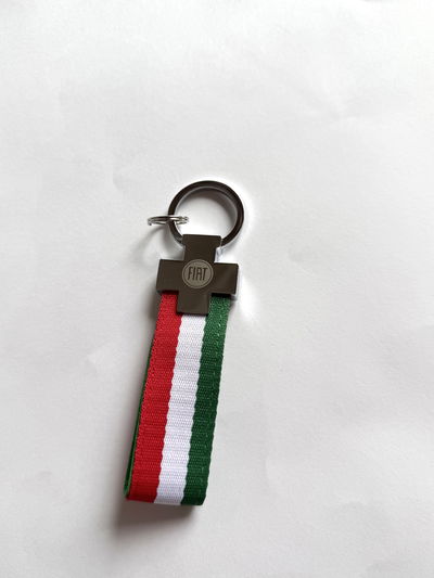 LLAVERO METAL CON BANDERA FIAT