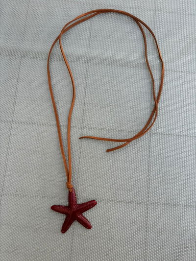 COLLAR ESTRELLA RESINA