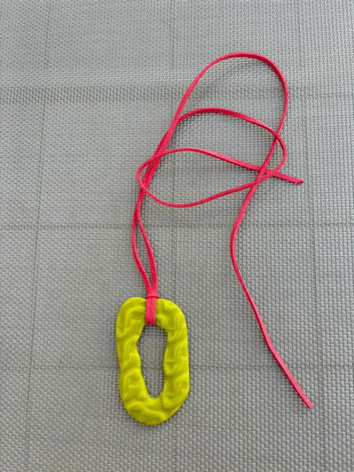 COLLAR OVALADO RESINA