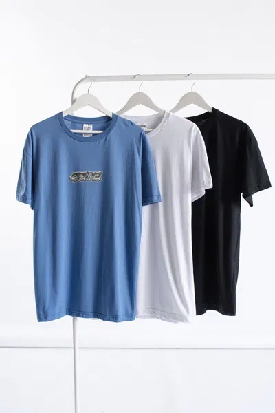 REMERA OVERSIZED "GRAVE"