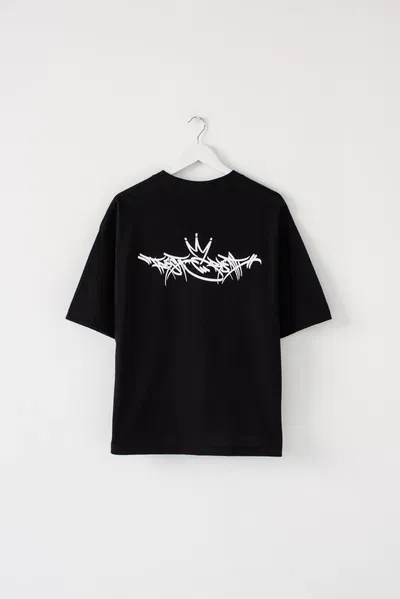 REMERA BOXY "CORONA" 