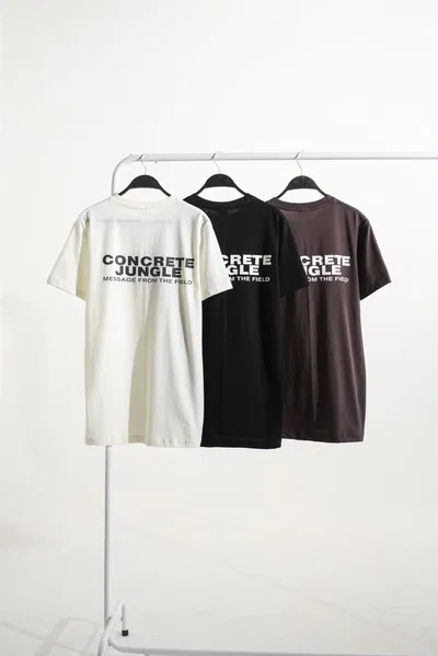 REMERA REGULAR "CONCRETE JUNGLE"