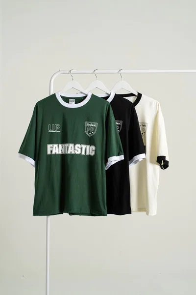 REMERA BOXY COMBINADO "FANTASTIC"