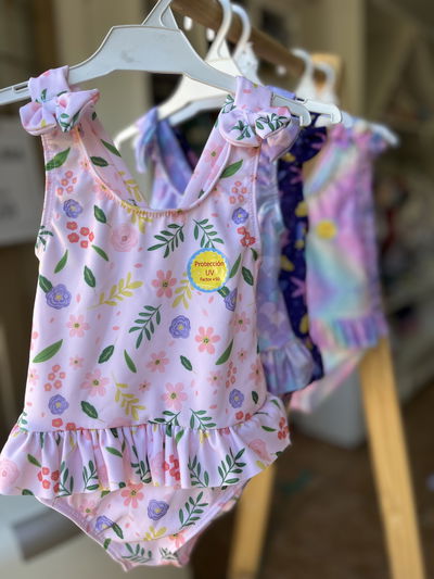 Malla tiras anchas con moñitos