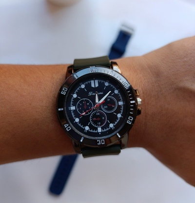 RELOJ LUCAS VERDE