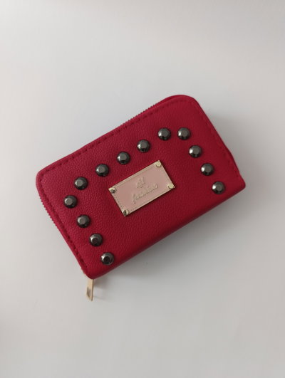 BILLETERA DOBLE CIERRE CHICO TACHAS ROJO