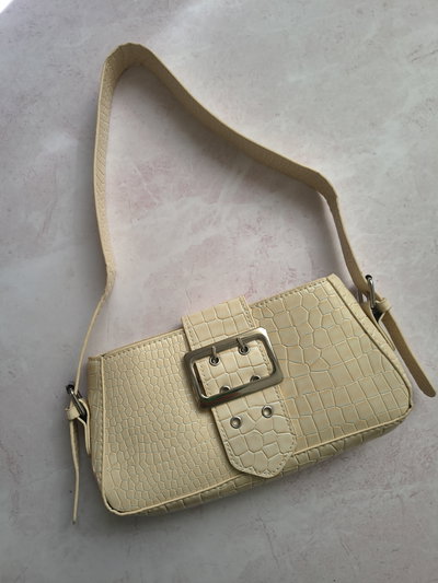 CARTERA BAGUETTE VENECIA CREMA 