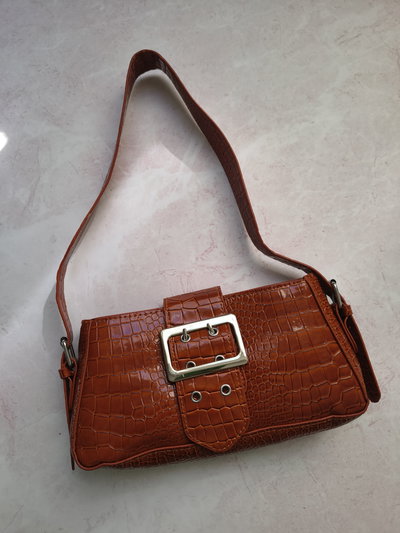CARTERA BAGUETTE VENECIA MARRÓN 