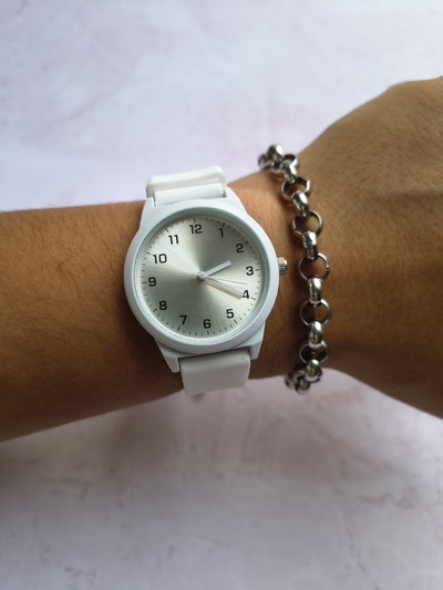 RELOJ YUMI BLANCO