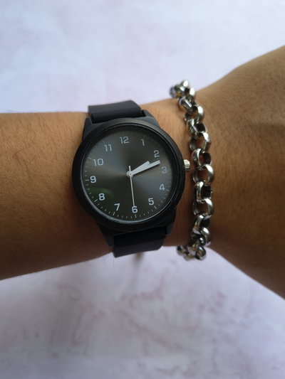 RELOJ YUMI NEGRO