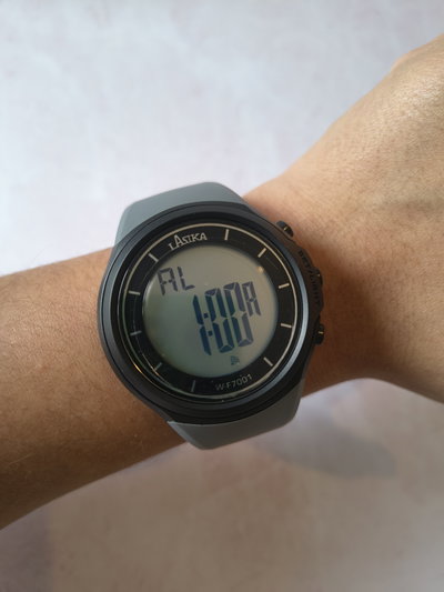 RELOJ MATIAS GRIS