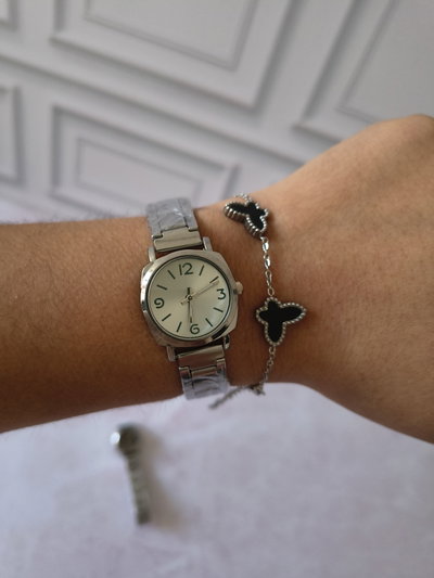 RELOJ KELLY BLANCO