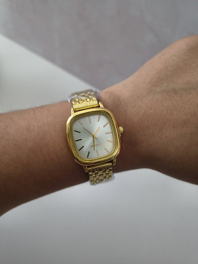 RELOJ ANNIE DORADO F. BLANCO