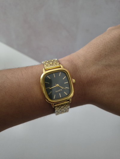 RELOJ ANNIE DORADO F. NEGRO